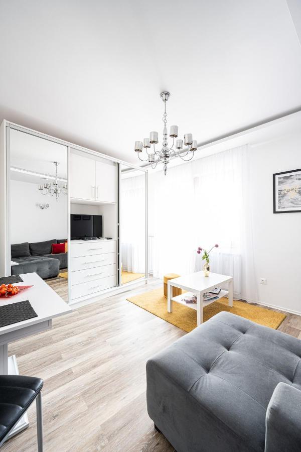 Appartement Saint Seven à Szeged Extérieur photo