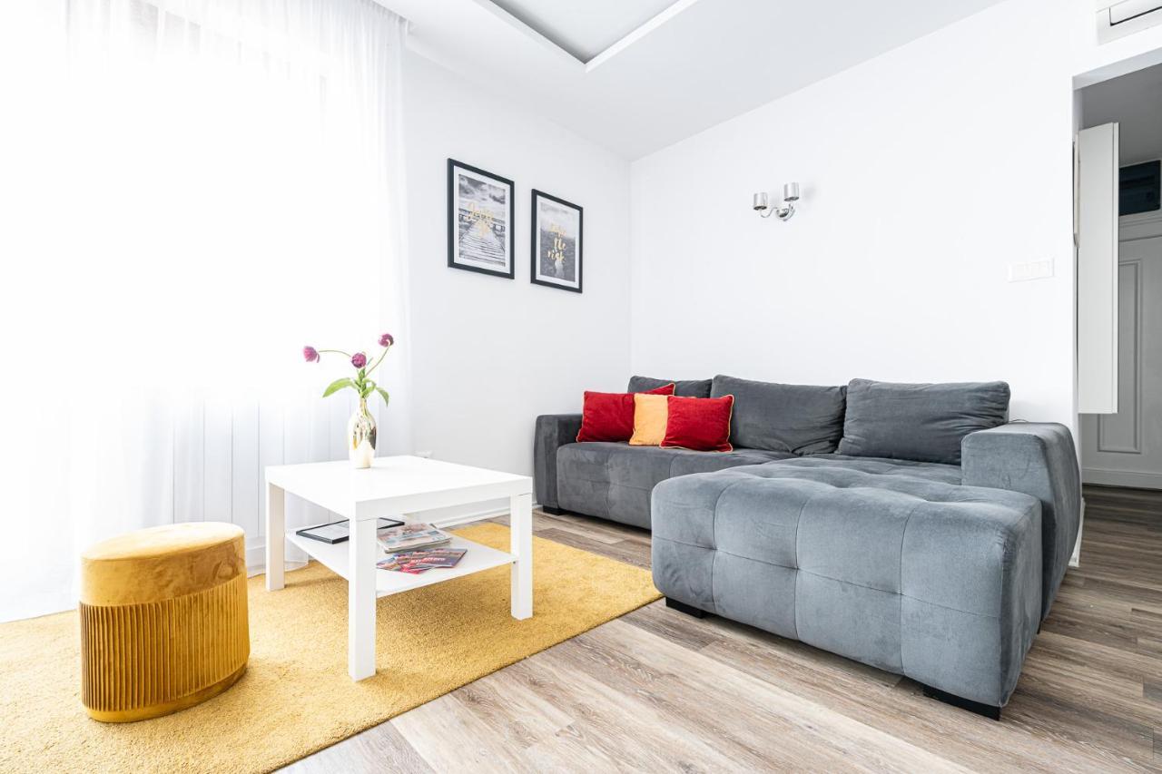 Appartement Saint Seven à Szeged Extérieur photo